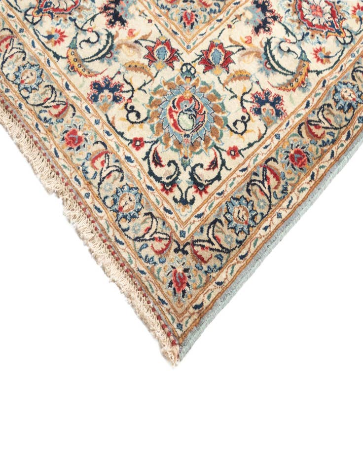 Detail image of 10' 5 x 13' 11 Kashan Rug