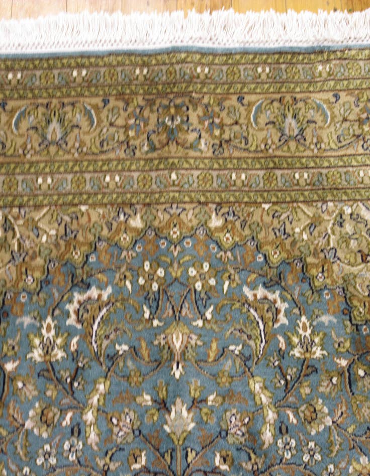 Detail image of 4' 2 x 6' 2 Hand Knotted Kashmir Oriental Rug