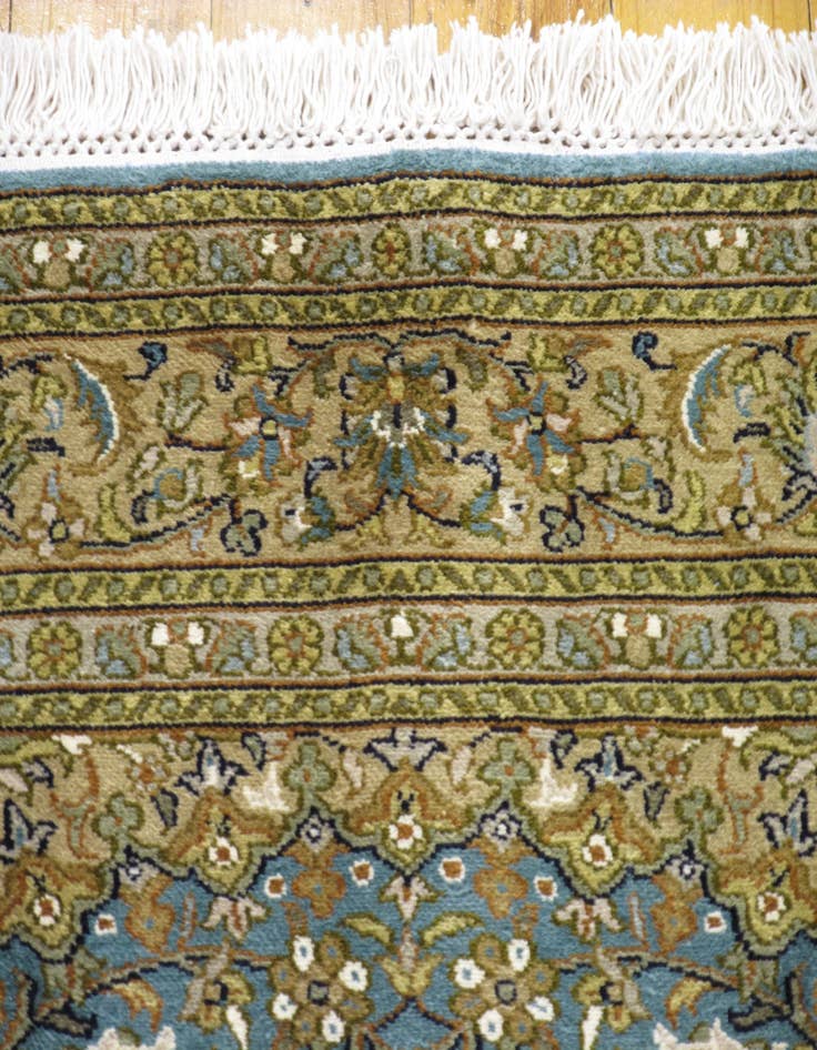 Detail image of 4' 2 x 6' 2 Hand Knotted Kashmir Oriental Rug