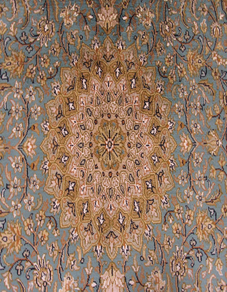 Detail image of 4' 2 x 6' 2 Hand Knotted Kashmir Oriental Rug