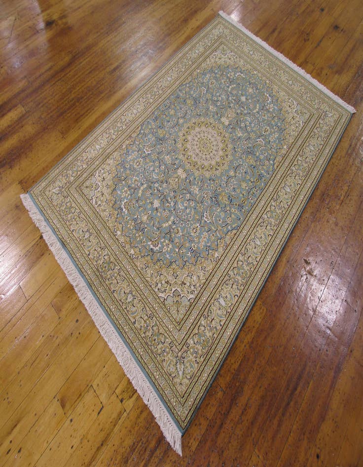 Detail image of 4' 2 x 6' 2 Hand Knotted Kashmir Oriental Rug