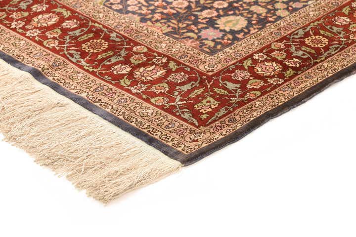 2' 7 x 4' 1 Kayseri Silk Rug