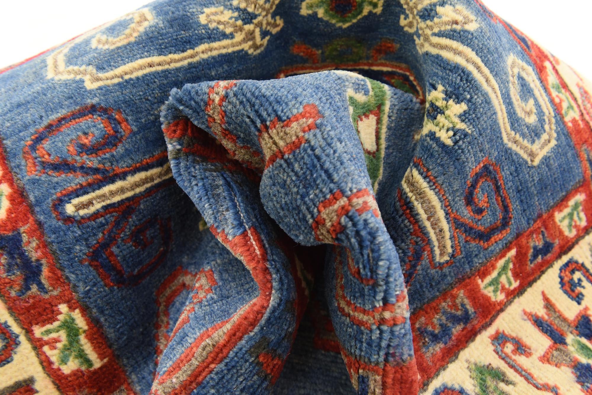 2' 10 x 4' 5 Hand Knotted Kazak Oriental Rug