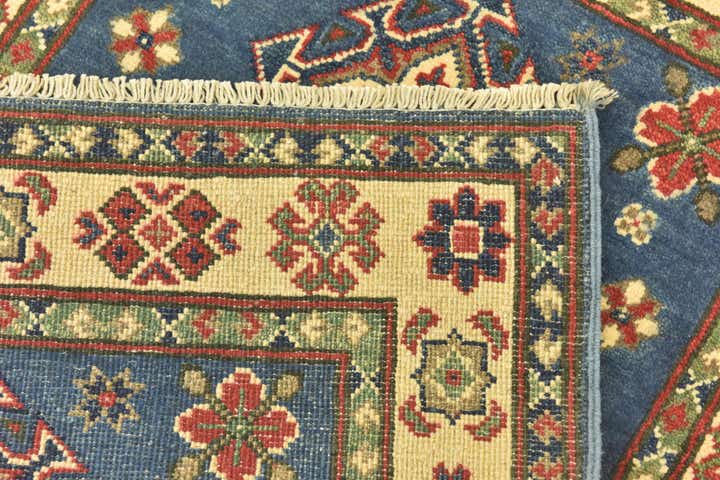 2' 7 x 4' 3 Hand Knotted Kazak Rug