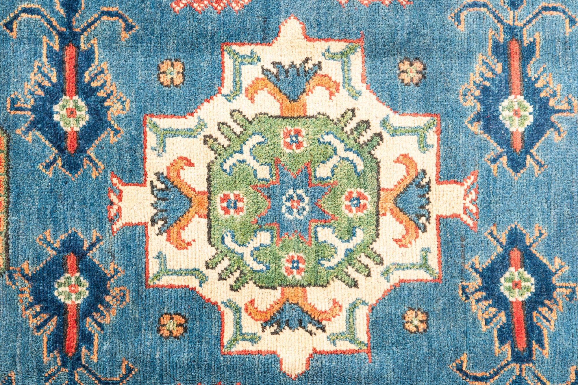 4' x 6' 1 Hand Knotted Kazak Rug