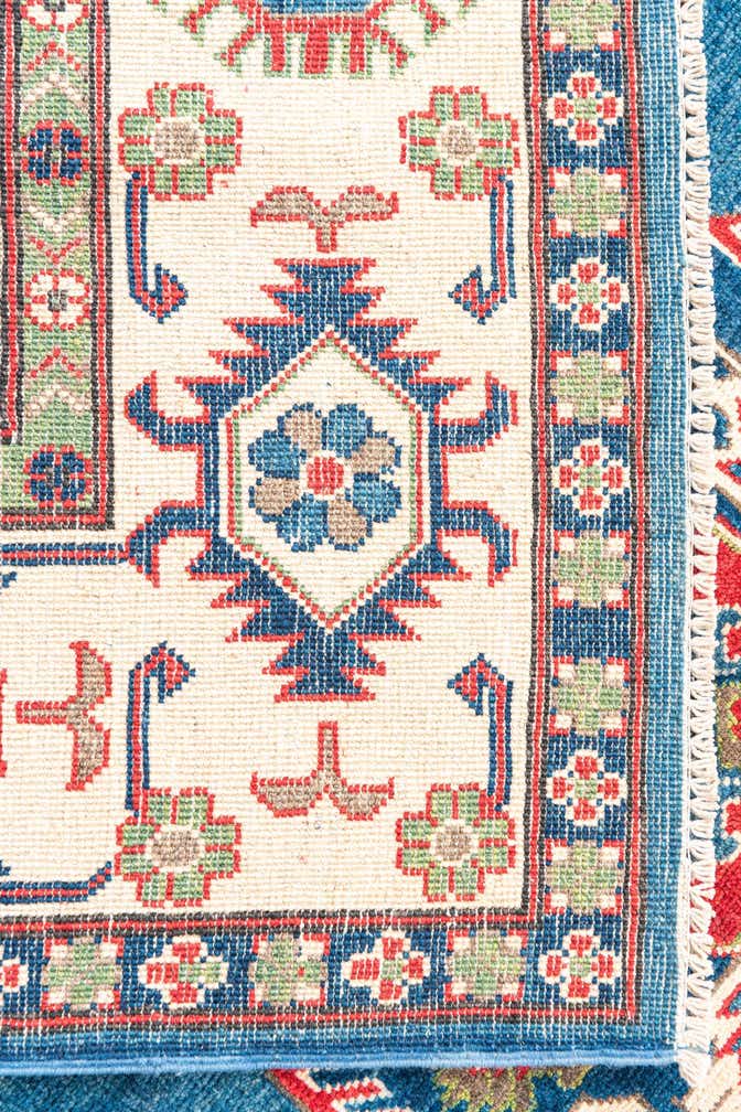 6' 1 x 9' Hand Knotted Kazak Rug