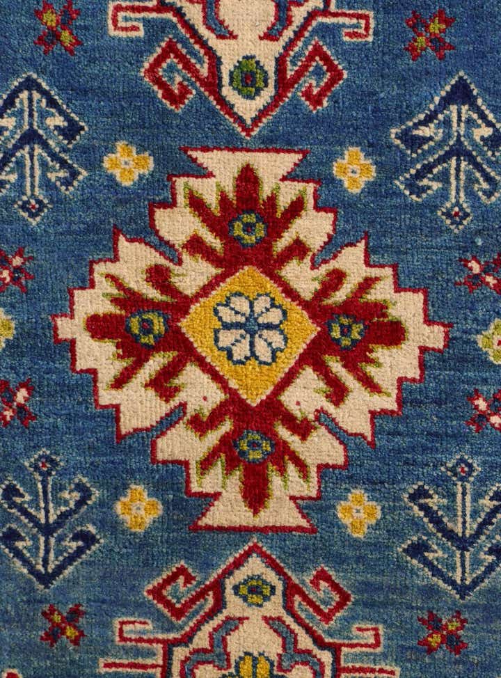 2' 8 x 4' 4 Hand Knotted Kazak Rug