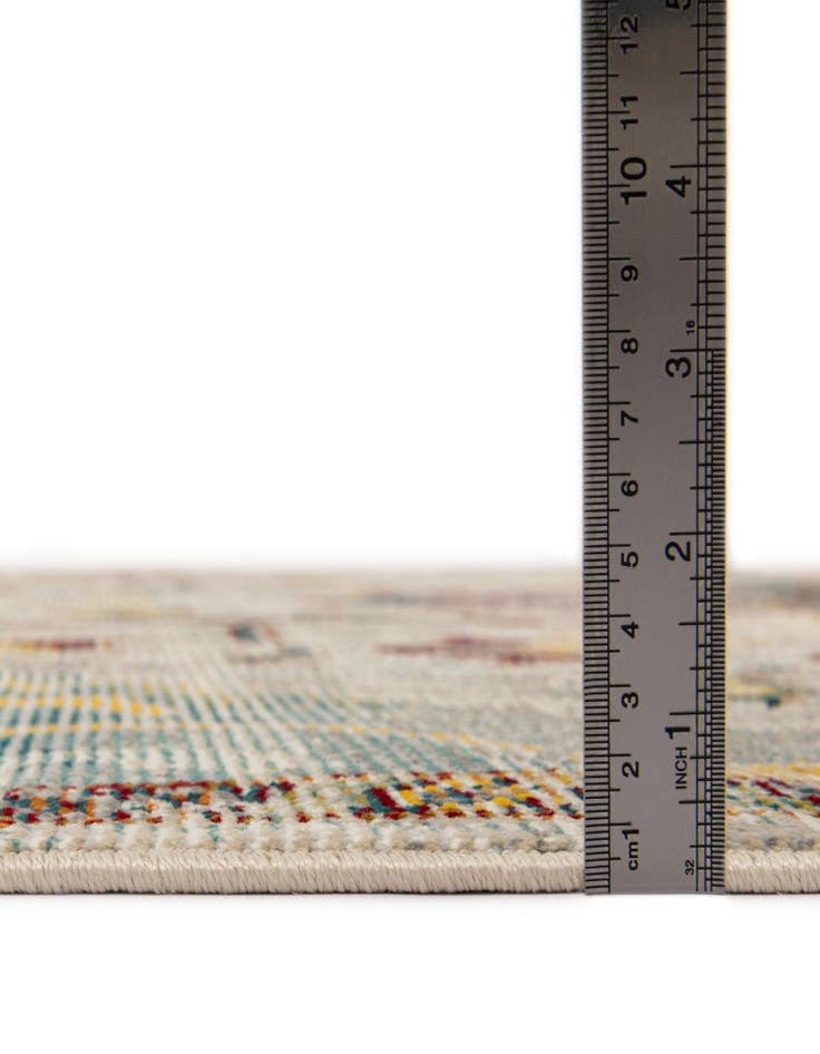Detail image of 2' 2 x 3' Kensington Rug