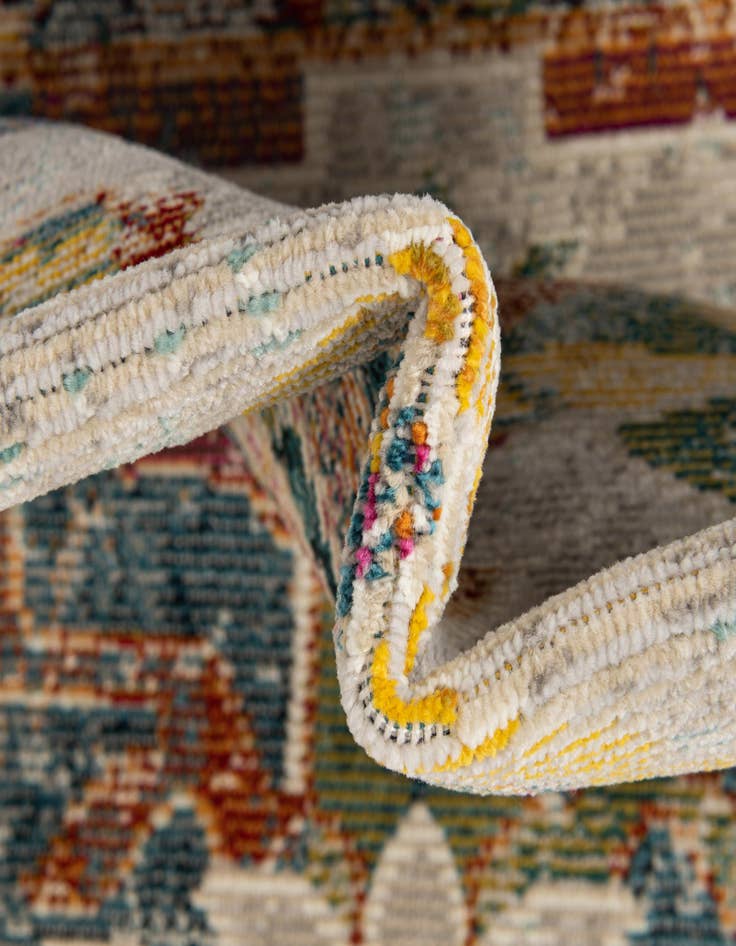 Detail image of 2' 2 x 3' Kensington Rug