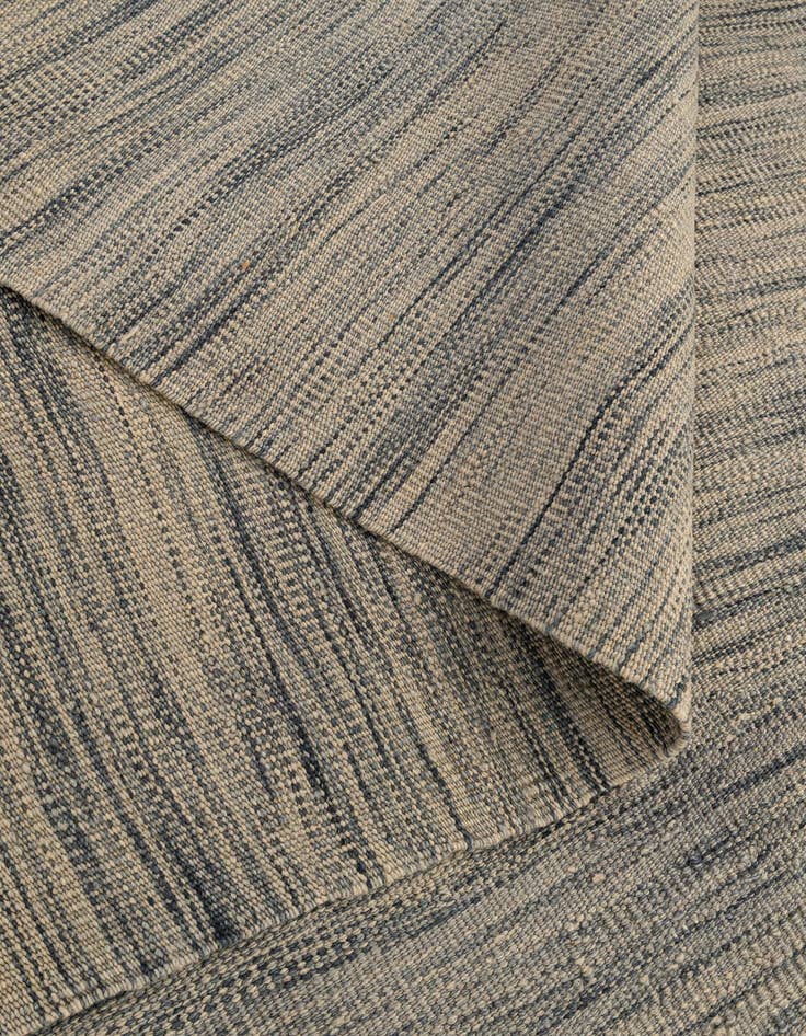 Detail image of 6' 6 x 9' 8  Hand Woven Kilim Modern Wool Rug