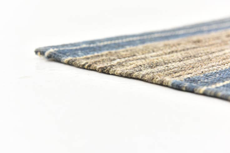 Detail image of 6' x 7' 7 Hand Woven Kilim Modern Wool Rug