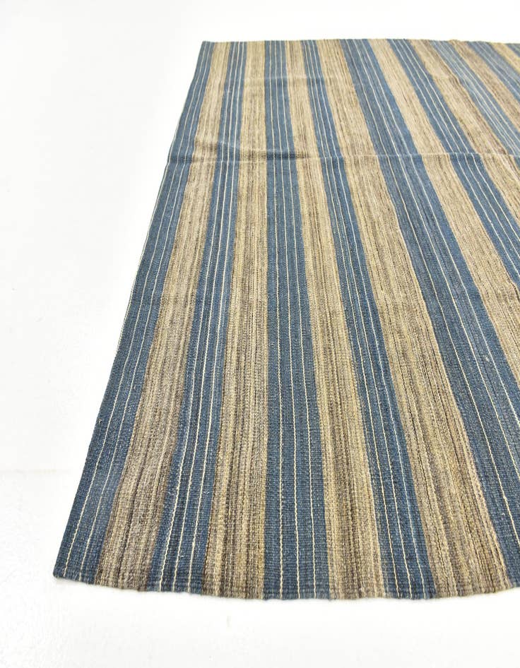 Detail image of 5' 10 x 7' 8  Hand Woven Kilim Modern Wool Rug