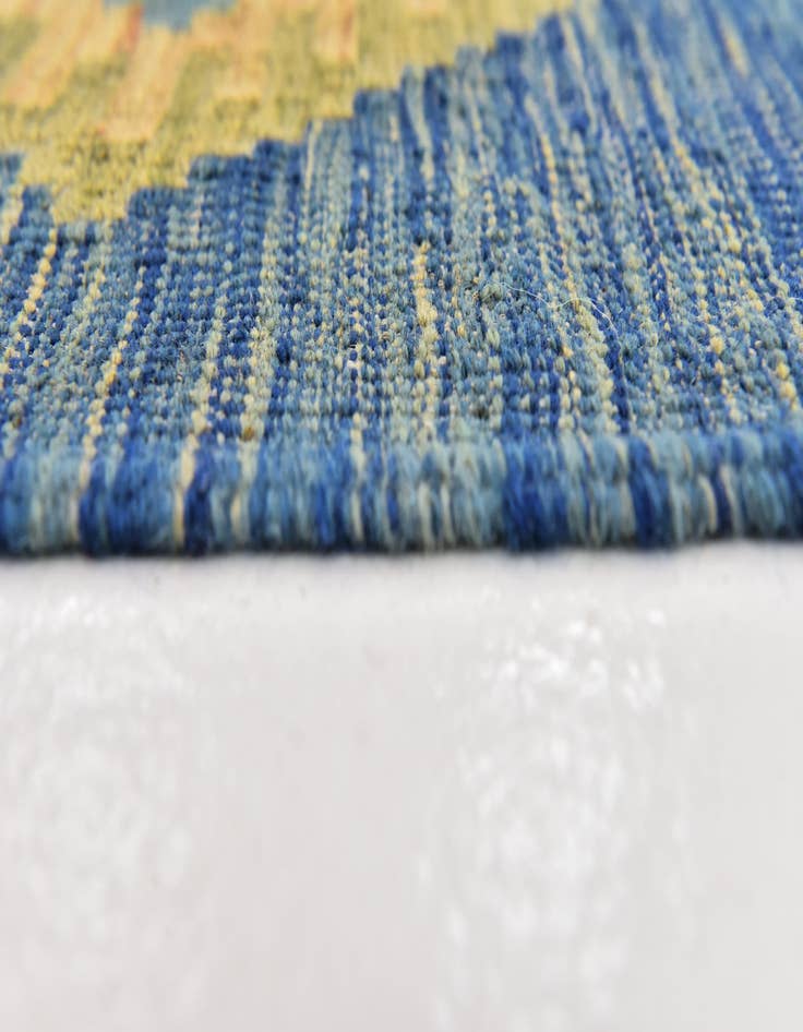 Detail image of 5' 9 x 8'  Hand Woven Kilim Modern Wool Rug