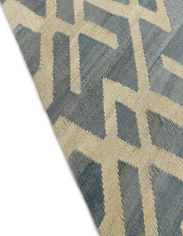 Detail image of 7' 2 x 9' 5  Hand Woven Kilim Modern Wool Rug
