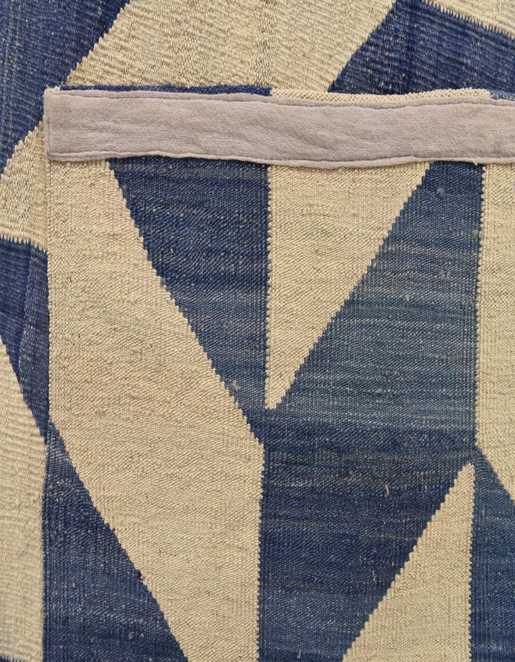 Detail image of 10' 7 x 12' 8  Hand Woven Kilim Modern Wool Rug