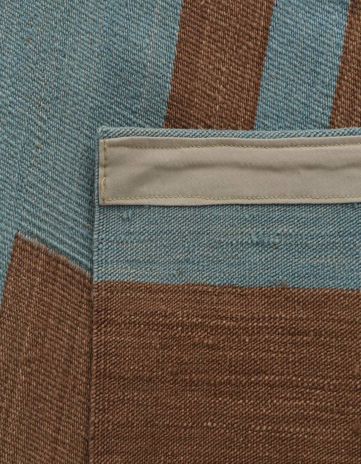 Detail image of 4' 3 x 6'  Hand Woven Kilim Modern Wool Rug