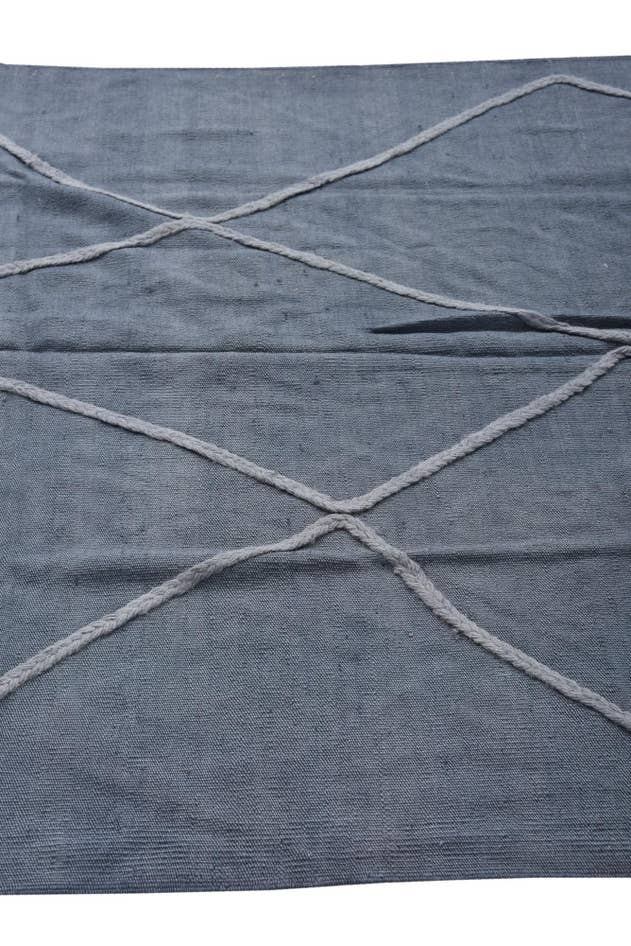 Detail image of 4' 8 x 6' 8 Hand Woven Kilim Modern Wool Rug