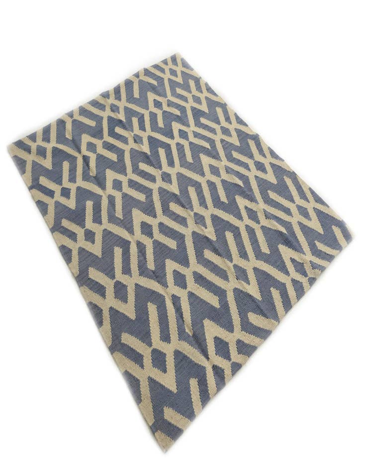 Detail image of 4' 9 x 5' 6  Hand Woven Kilim Modern Wool Rug