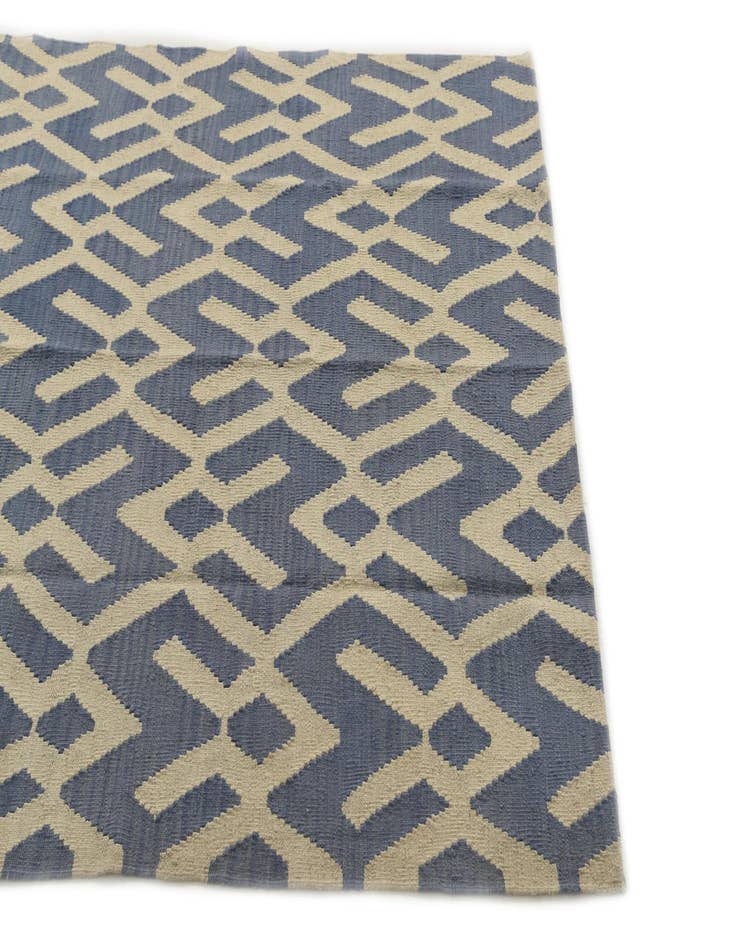Detail image of 4' 9 x 5' 6  Hand Woven Kilim Modern Wool Rug