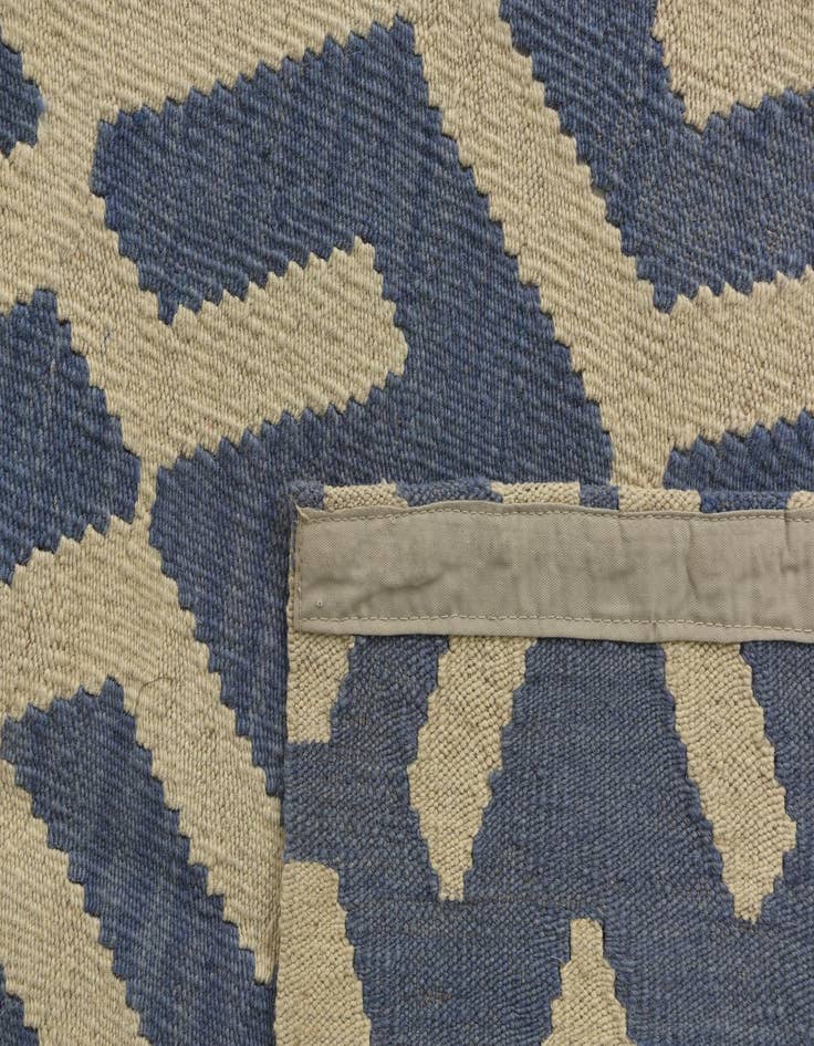 Detail image of 4' 9 x 5' 6  Hand Woven Kilim Modern Wool Rug