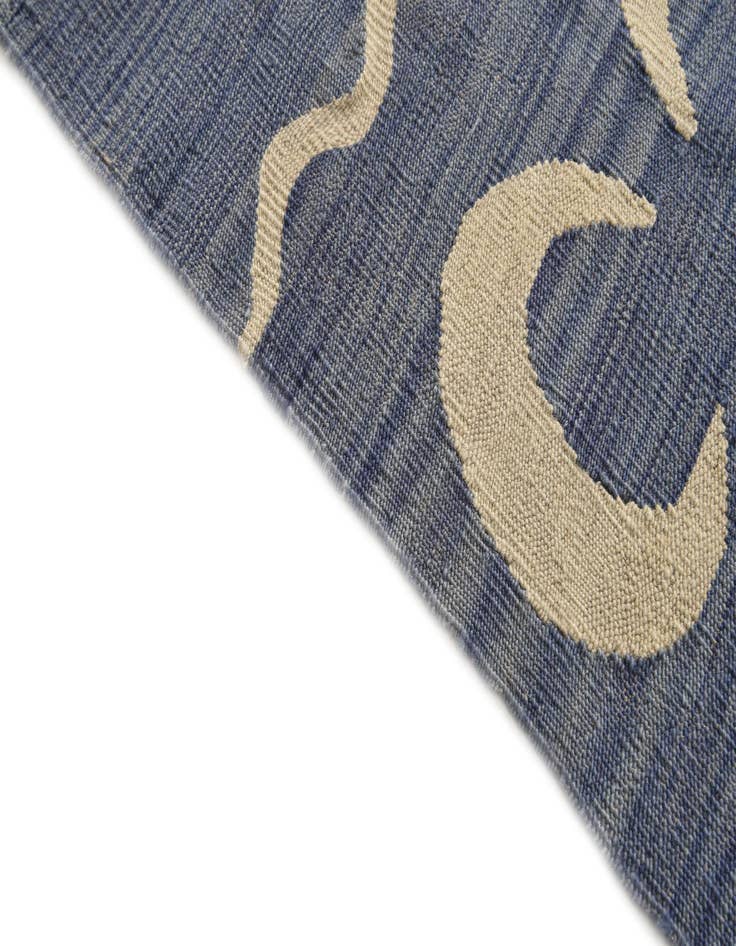 Detail image of 5' 10 x 7' 7  Hand Woven Kilim Modern Wool Rug