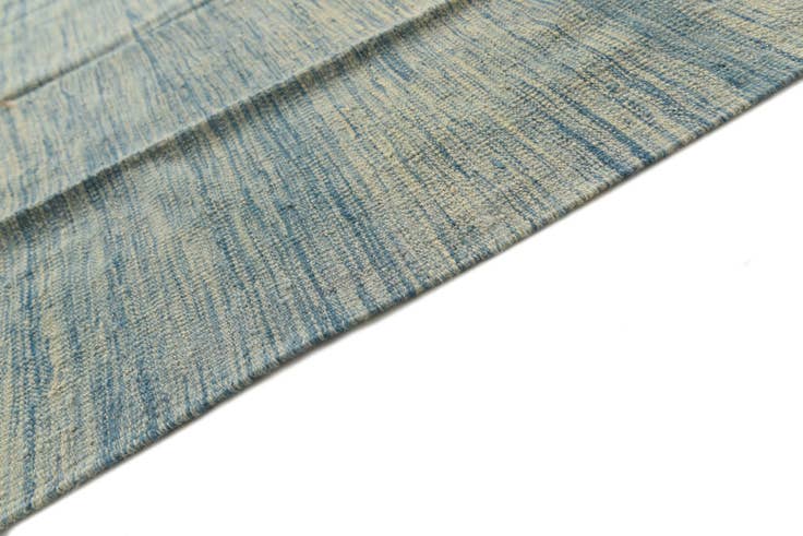 Detail image of 4' 2 x 6' 4 Hand Woven Kilim Modern Wool Rug