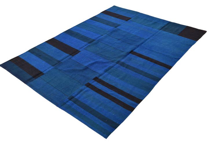 Detail image of 4' 8 x 6' 4 Hand Woven Kilim Modern Wool Rug