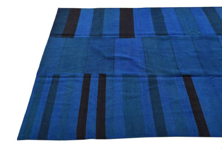 Detail image of 4' 8 x 6' 4 Hand Woven Kilim Modern Wool Rug