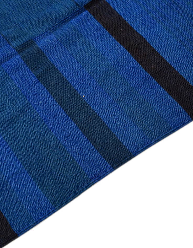 Detail image of 4' 8 x 6' 4  Hand Woven Kilim Modern Wool Rug