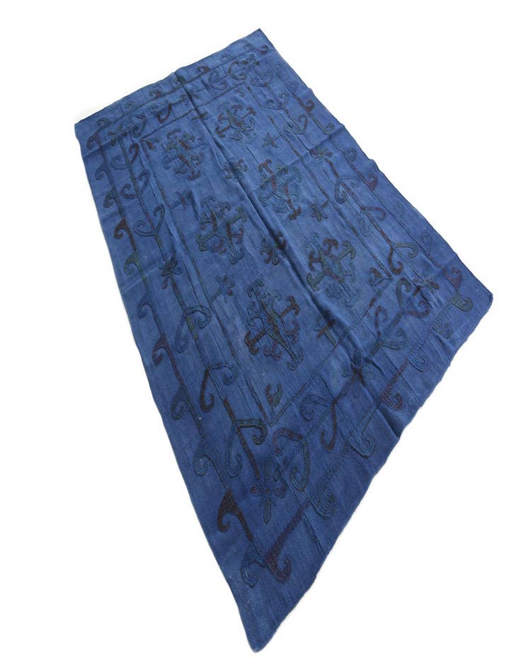 Detail image of 5' 6 x 7' 6  Hand Woven Kilim Suzani Wool Rug