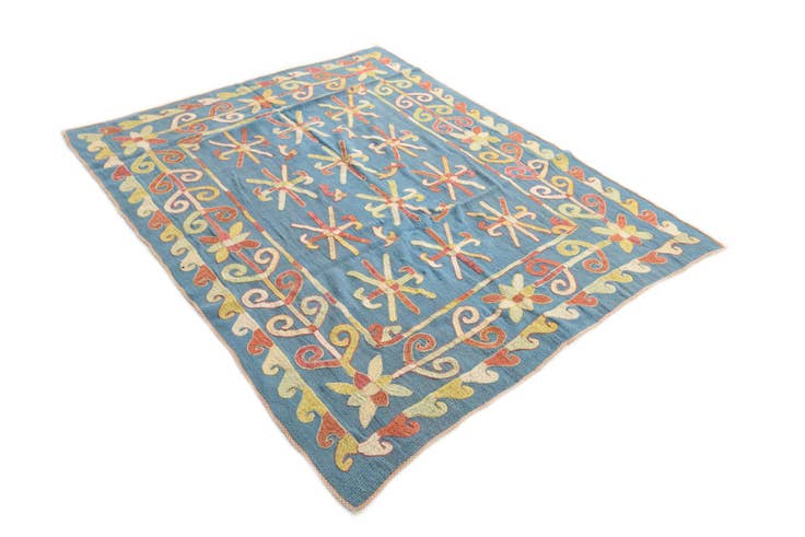 Detail image of 5' 6 x 7' Hand Woven Kilim Suzani Wool Rug