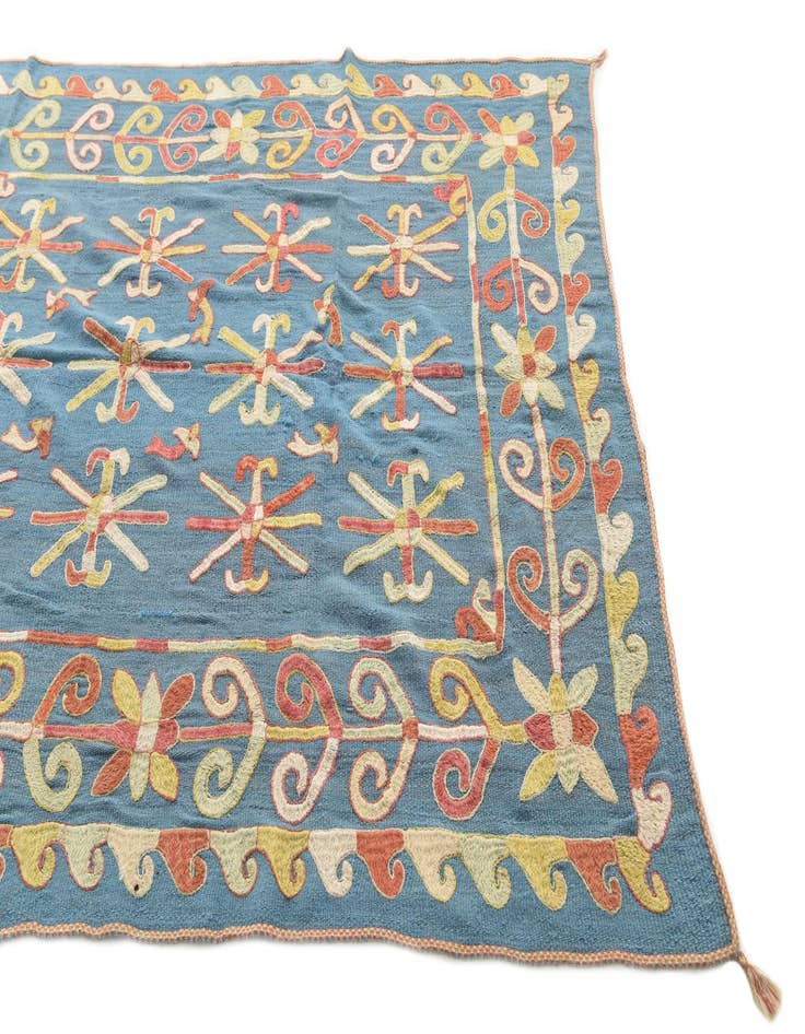 Detail image of 5' 6 x 7' Hand Woven Kilim Suzani Wool Rug
