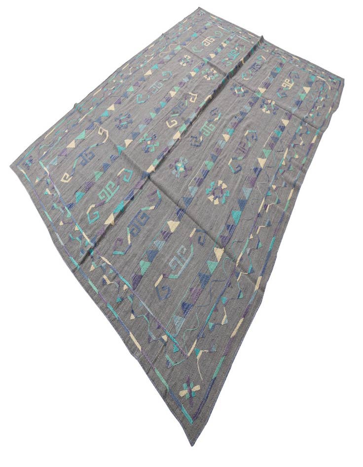 Detail image of 6' 5 x 8' 8  Hand Woven Kilim Suzani Wool Rug