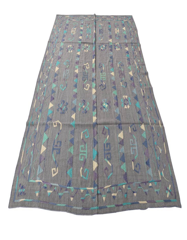 Detail image of 6' 5 x 8' 8  Hand Woven Kilim Suzani Wool Rug