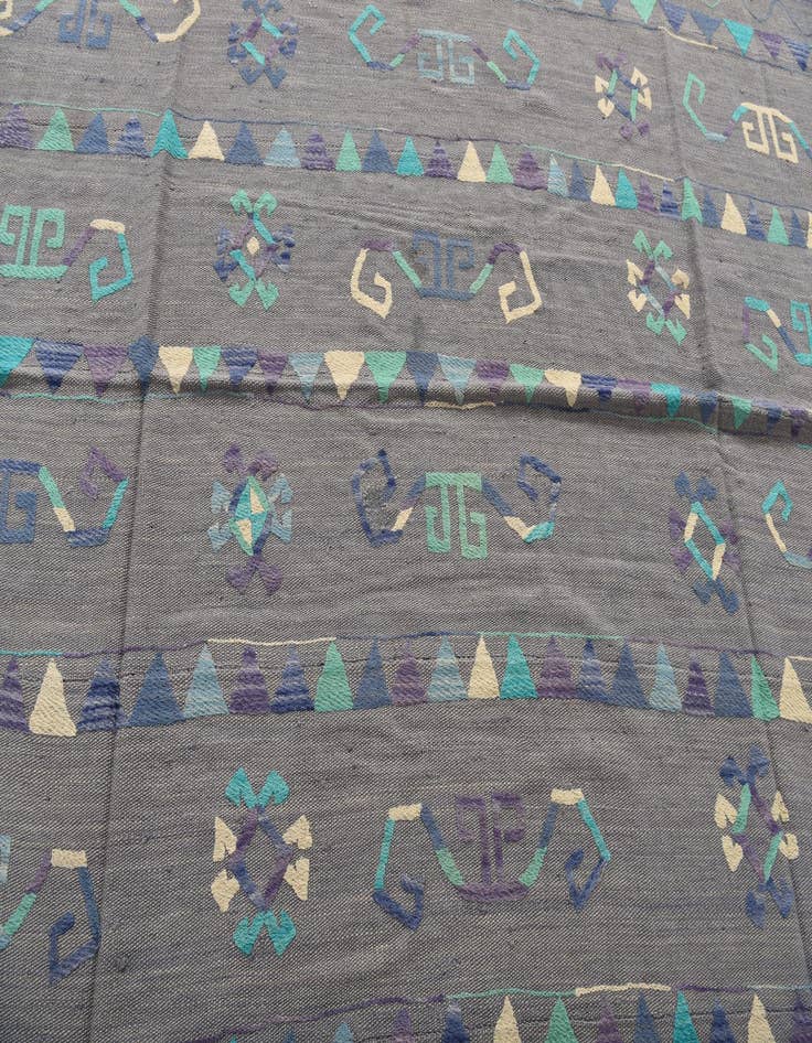 Detail image of 6' 5 x 8' 8  Hand Woven Kilim Suzani Wool Rug