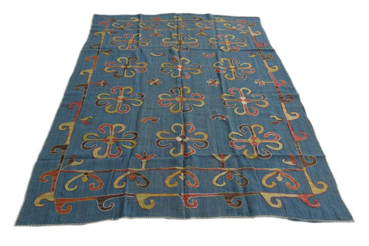 Detail image of 5' 6 x 7' 8 Hand Woven Kilim Suzani Wool Rug