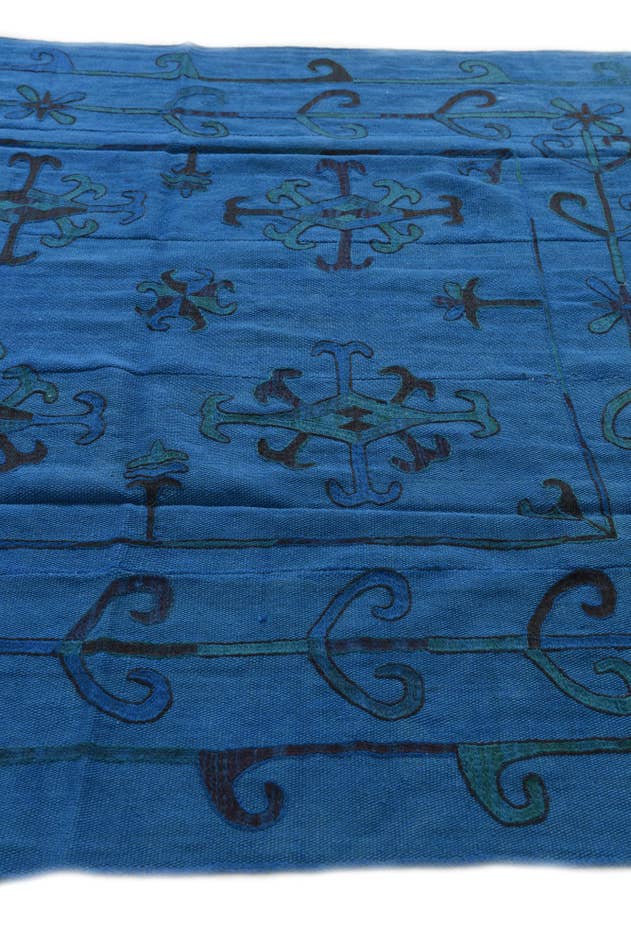 Detail image of 5' 6 x 7' 7 Hand Woven Kilim Suzani Wool Rug