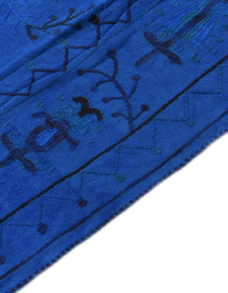 Detail image of 4' 10 x 6' 6 Hand Woven Kilim Suzani Wool Rug