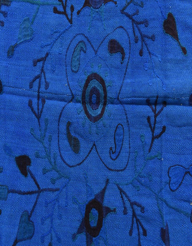 Detail image of 4' 10 x 6' 6  Hand Woven Kilim Suzani Wool Rug