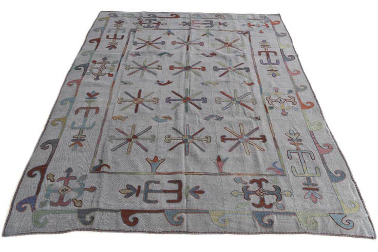 Detail image of 5' 10 x 7' 2 Hand Woven Kilim Suzani Wool Rug