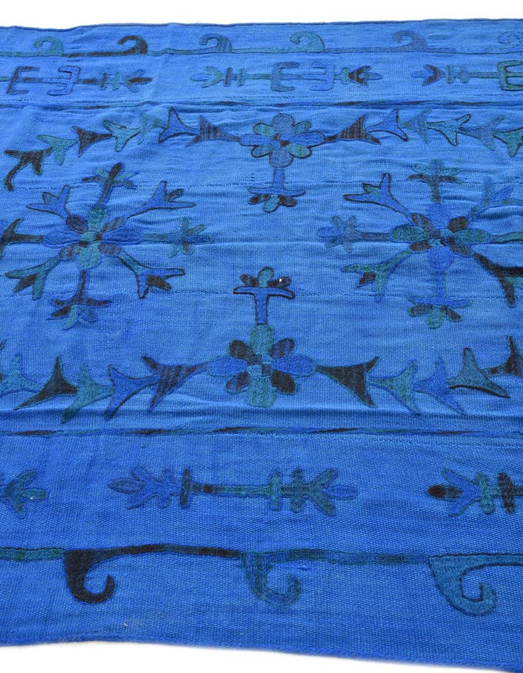 Detail image of 5' 4 x 7' 6  Hand Woven Kilim Suzani Wool Rug