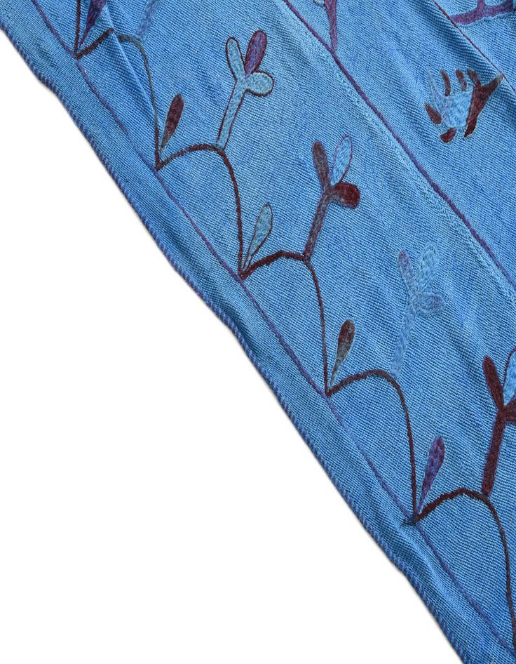 Detail image of 6' 9 x 9' 4  Hand Woven Kilim Suzani Wool Rug