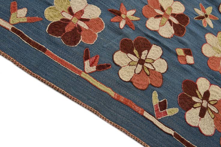 Detail image of 5' 8 x 7' 1 Hand Woven Kilim Suzani Wool Rug