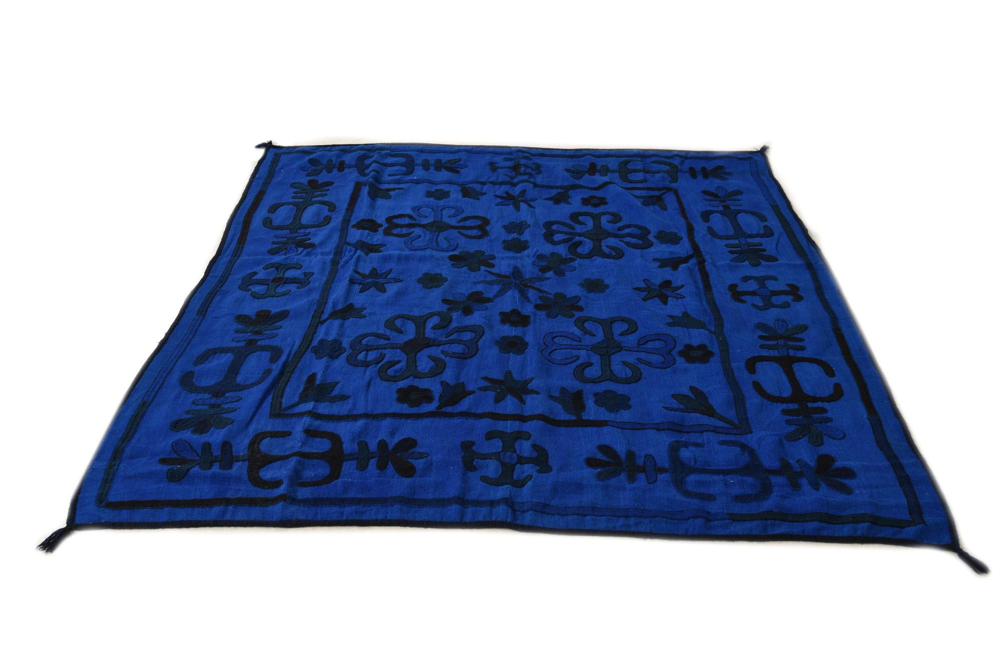 5' 7 x 6' 5 Hand Woven Kilim Suzani Wool Rug