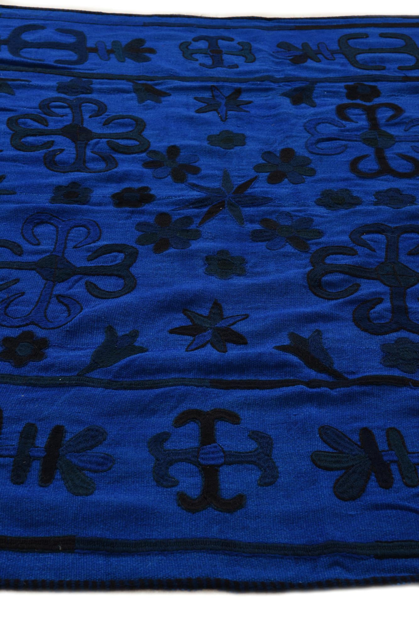 5' 7 x 6' 5 Hand Woven Kilim Suzani Wool Rug