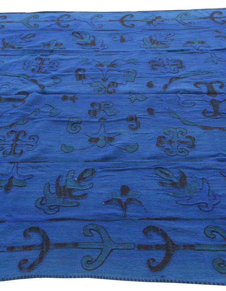 Detail image of 6' 4 x 9' 2  Hand Woven Kilim Suzani Wool Rug