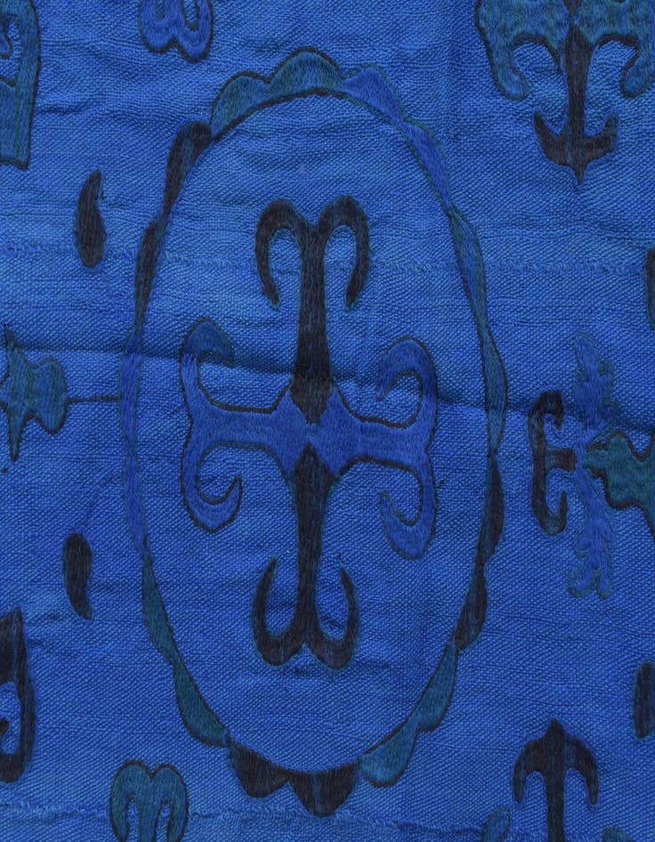 Detail image of 6' 4 x 9' 2  Hand Woven Kilim Suzani Wool Rug