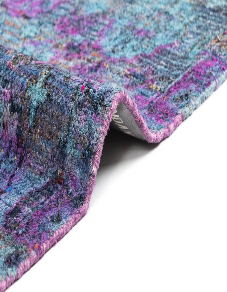 Detail image of 8' 7 x 12' 10  Hand Knotted Kundan Rug