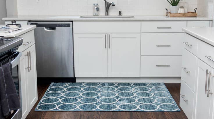 Detail image of 9' x 12' Lattice Trellis Rug