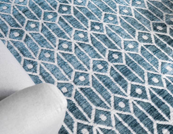 Detail image of 6' x 9' Lattice Trellis Rug